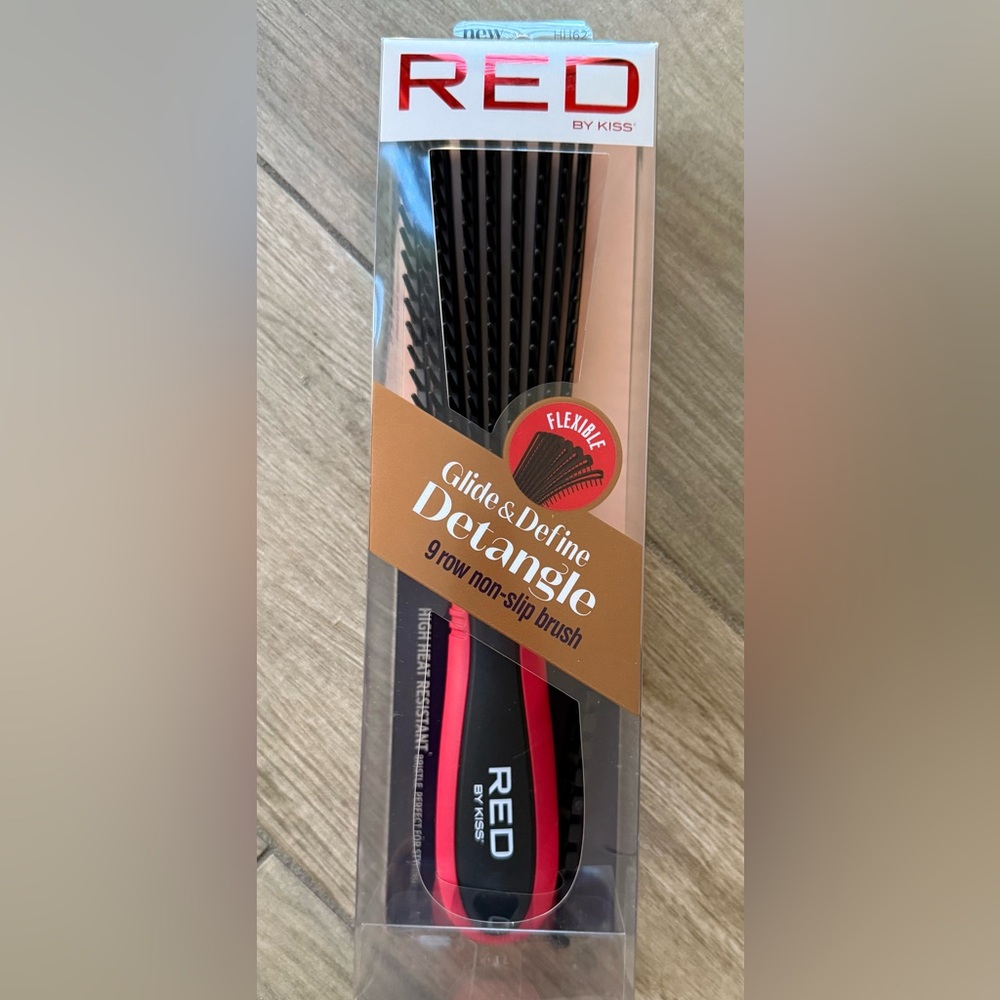 Red by Kiss; Glide & Define Detangle Brush - Black and Red